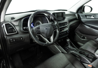 Подержанный автомобиль Hyundai Tucson 2019 года (11 фото)