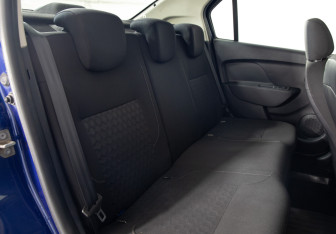 Подержанный автомобиль Renault Logan Sedan 2015 года (12 фото)