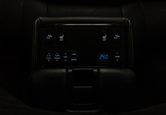 Подержанный автомобиль Toyota Camry Sedan 2015 года (24 фото)