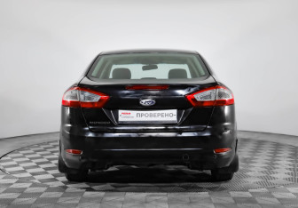 Подержанный автомобиль Ford Mondeo Sedan 2010 года (6 фото)