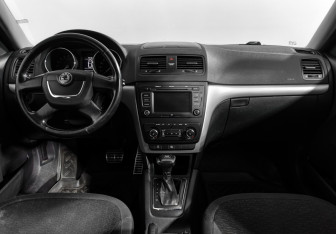 Подержанный автомобиль Skoda Yeti 2010 года (14 фото)