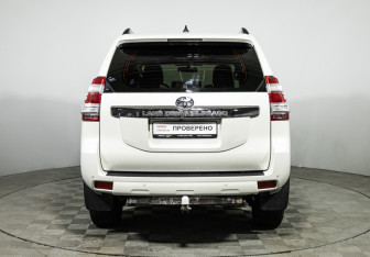 Подержанный автомобиль Toyota Land Cruiser Prado 2013 года (6 фото)