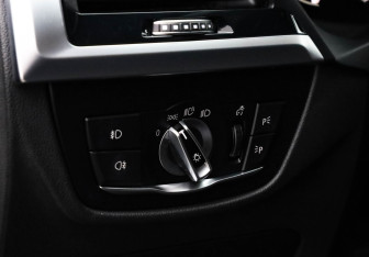 Подержанный автомобиль BMW X4 2018 года (23 фото)