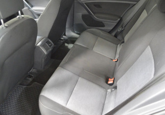 Подержанный автомобиль Volkswagen Golf Hatchback 2013 года (11 фото)