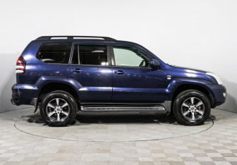 Подержанный автомобиль Toyota Land Cruiser Prado 2007 года (4 фото)