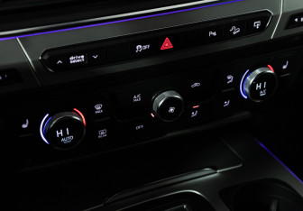 Подержанный автомобиль Audi Q7 2016 года (19 фото)