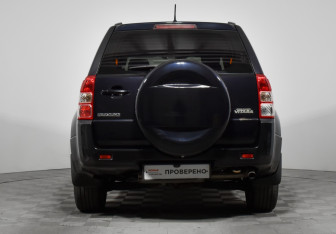 Подержанный автомобиль Suzuki Grand Vitara 2011 года (6 фото)