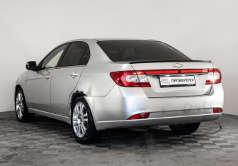 Подержанный автомобиль Chevrolet Epica 2011 года (7 фото)