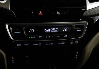 Подержанный автомобиль Honda Pilot 2018 года (18 фото)