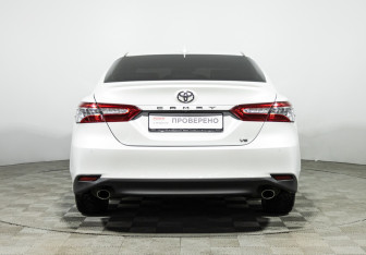 Подержанный автомобиль Toyota Camry Sedan 2020 года (6 фото)
