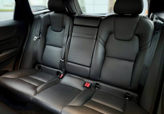 Подержанный автомобиль Volvo XC60 2019 года (13 фото)