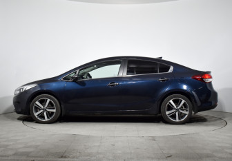 Подержанный автомобиль Kia Cerato Sedan 2019 года (8 фото)