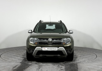Подержанный автомобиль Renault Duster 2017 года (2 фото)
