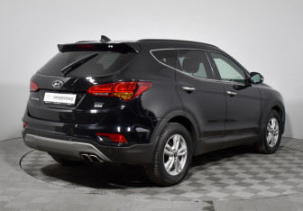 Подержанный автомобиль Hyundai Santa Fe 2017 года (5 фото)