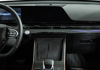 Подержанный автомобиль Omoda C5 2024 года (14 фото)