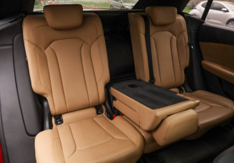 Подержанный автомобиль Audi Q8 2020 года (35 фото)