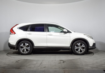Подержанный автомобиль Honda CR-V 2013 года (4 фото)