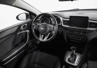 Подержанный автомобиль Kia Ceed Wagon 2019 года (9 фото)