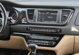 Подержанный автомобиль Kia Carnival 2019 года (22 фото)