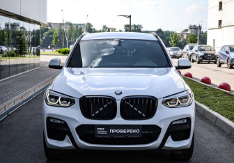 Подержанный автомобиль BMW X3 2019 года (3 фото)