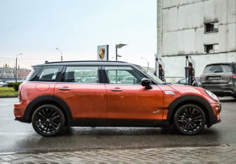 Подержанный автомобиль MINI Clubman Wagon 2019 года (5 фото)
