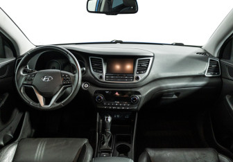 Подержанный автомобиль Hyundai Tucson 2017 года (13 фото)