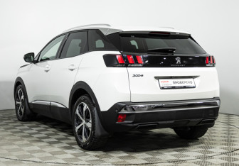 Подержанный автомобиль Peugeot 3008 2018 года (7 фото)