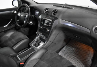 Подержанный автомобиль Ford Mondeo Sedan 2011 года (17 фото)