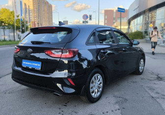 Подержанный автомобиль Kia Ceed Hatchback 2019 года (4 фото)