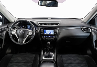 Подержанный автомобиль Nissan X-Trail 2016 года (12 фото)