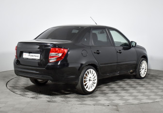 Подержанный автомобиль LADA (ВАЗ) Granta Sedan 2022 года (5 фото)