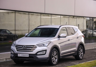 Подержанный автомобиль Hyundai Santa Fe 2012 года (3 фото)