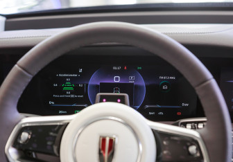 Новый Hongqi E-HS9 2022 (18 фото)