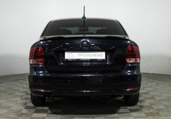 Подержанный автомобиль Volkswagen Polo Sedan 2017 года (6 фото)
