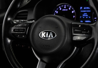 Подержанный автомобиль Kia Rio Hatchback 2018 года (11 фото)