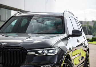 Подержанный автомобиль BMW X7 2019 года (2 фото)