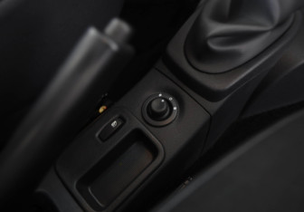 Подержанный автомобиль Renault Logan Sedan 2012 года (16 фото)