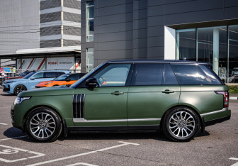 Подержанный автомобиль Land Rover Range Rover 2017 года (10 фото)