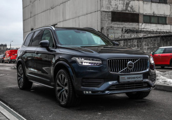 Подержанный автомобиль Volvo XC90 2019 года (4 фото)