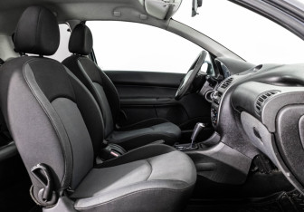 Подержанный автомобиль Peugeot 206 Hatchback 2008 года (13 фото)