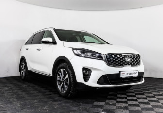 Подержанный автомобиль Kia Sorento 2018 года (3 фото)