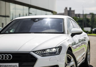 Подержанный автомобиль Audi A7 2021 года (2 фото)