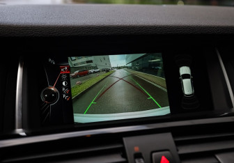 Подержанный автомобиль BMW X3 2015 года (17 фото)