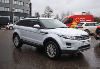 Подержанный автомобиль Land Rover Range Rover Evoque 2015 года (3 фото)