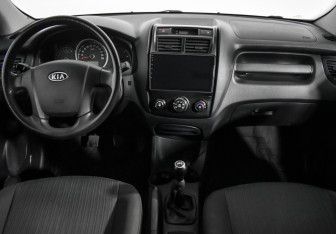 Подержанный автомобиль Kia Sportage 2008 года (16 фото)