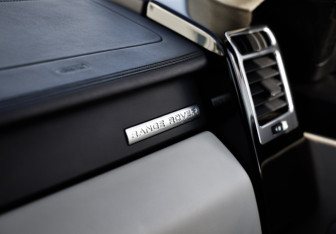 Подержанный автомобиль Land Rover Range Rover 2012 года (24 фото)