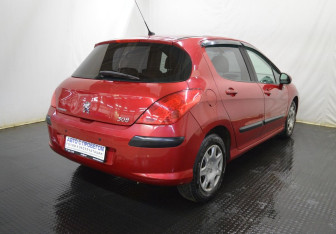 Подержанный автомобиль Peugeot 308 Hatchback 2009 года (5 фото)