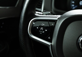 Подержанный автомобиль Volvo XC90 2018 года (25 фото)