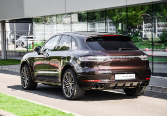 Подержанный автомобиль Porsche Macan 2020 года (8 фото)
