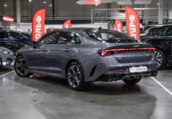 Подержанный автомобиль Kia K5 2023 года (11 фото)